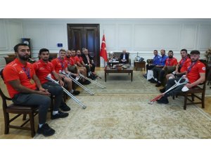 İçişleri Bakanı Soylu, Avrupa Şampiyonu Ampute Futbol Milli takımını kabul etti