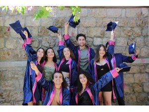 Akdeniz Üniversitesi’nde Antalya Devlet Konservatuvarı mezuniyet töreni