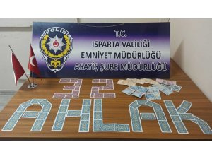 Isparta’da kumar oynayan 4 kişiye 5 bin 344 lira para cezası