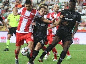 Süper Lig: FT Antalyaspor: 0 - Adana Demirspor: 1 (İlk yarı)