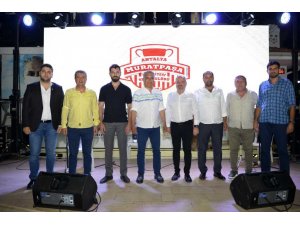 Başkan Uysal’dan kadın voleybol takımına övgü