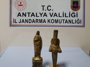 Antalya’da Meryem Ana ve Tanrıça Artemis’in altın heykeli ele geçirildi