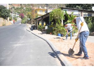 Alanya’da Çevre Yolundan Kurşunlu mevkii’ne kesintisiz kaldırım çalışması