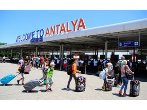 Antalya’yı 8 milyonu aşkın turist ziyaret etti