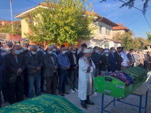 Burdur’da feci kazada hayatını kaybeden aile yan yana toprağa verildi