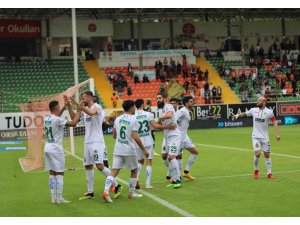 Spor Toto Süper Lig: Aytemiz Alanyaspor: 1 - Göztepe: 0 (İlk yarı)