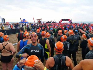 Antalyaspor Triatlon Takımı, ’IRONMAN 70.3 Turkey’ yarışında başarılı oldu