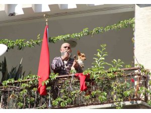 Antalya’da balkondaki ilmekli eylemi polis önledi