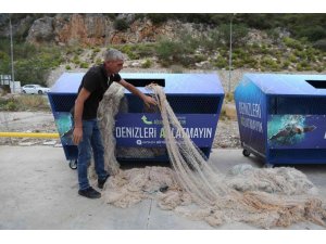 ‘Denizleri AĞlatmayın’ sloganı ile belirlenen bölgelere atık ağ toplama konteynırı yerleştirildi