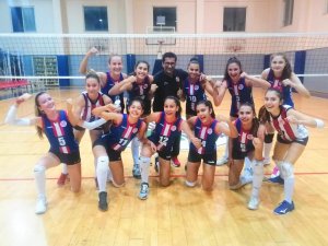 Antalyaspor Genç Kız Voleybol Takımından 3 maçta 3 galibiyet