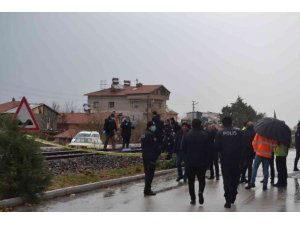 Tren kazasının altından ’Anne şefkati’ çıktı