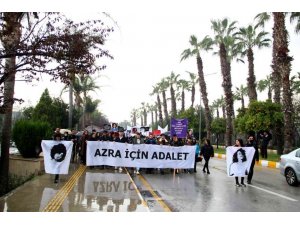 Arkadaşları yağmur altında Azra için adalet istedi