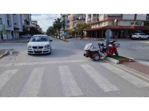 Otomobil, engelli motosikletine çarptı: 1 yaralı