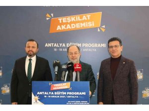 Eski Sağlık Bakanı Recep Akdağ’dan aşı karşıtlarına tepki