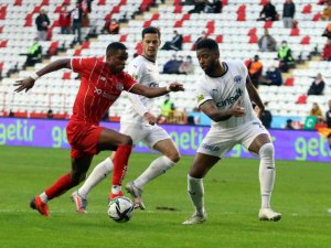 Süper Lig: FT Antalyaspor: 1 - Kasımpaşa: 0 (İlk yarı)