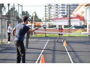 Konyaaltı’nda ücretsiz tenis kortu