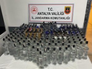 Antalya’da 236 litre sahte bandrollü alkol ele geçirildi