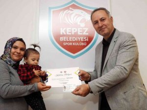 40 ev hanımı lisanslı Taekwondo sporcusu oldu