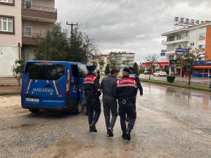 Manavgat’ta 12 yıl hapis cezası olan uyuşturucu tacirine operasyon