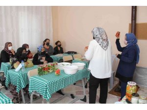 Isparta’da 723 Kadın Çiftçiye Eğitim Veriliyor