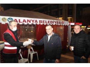 Alanya Belediyesi’nden vatandaşlara çorba ikramı