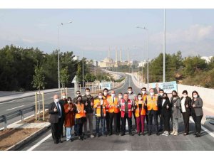 Üniversite Caddesi’ndeki yeni yol trafiğe açıldı