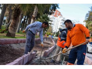 Muratpaşa’da bisiklet ve yürüyüş yollarında yenileme çalışması