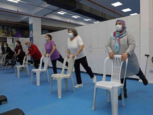 Parkinson Hastaları Spor Yapıp Sosyalleşiyor