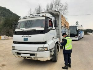 Burdur’da trafik denetimleri devam ediyor