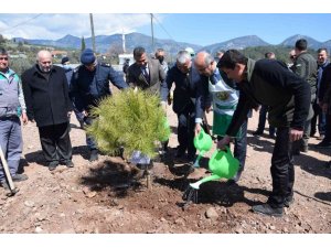 Kumluca’da 250 15 Temmuz Şehidi anısına 250 fidan dikildi