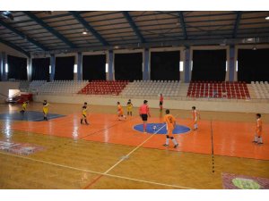 Korkuteli’nde okullar arası futsal  turnuvası başladı