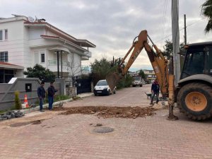 Döşemealtı Belediyesi ilçeyi kendi ürettiği taşlarla süslüyor