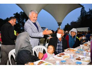 Manavgat Belediyesi’nden AKM, Sarılar ve Taşağıl’da iftar