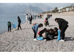 Büyükşehir’den sahil temizliği