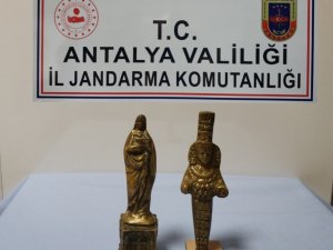 Antalya’da jandarma tarihi eser kaçakçılarına göz açtırmadı