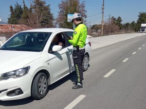 Burdur’da hız limitini aşan 158 sürücüye para cezası