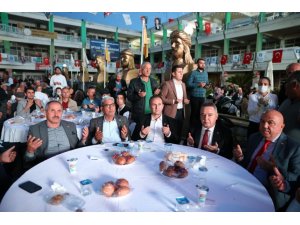 Başkan Böcek Serik’te STK, muhtar ve vatandaşlarla buluşup iftar yaptı