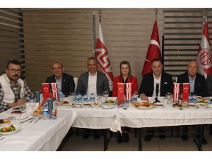 Antalyaspor Vakfı iftar yemeğinde buluştu