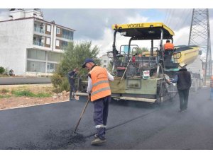 Kepez’in 2 mahallesine sıcak asfalt