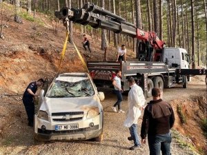 Aracıyla şarampole düşen Alman uyruklu sürücü hayatını kaybetti