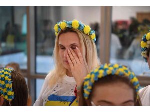 Çocuklarının söylediği marşlar Ukraynalı anneleri ağlattı