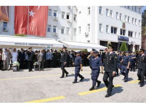 Antalya İl Jandarma Komutanlığında ‘özel bireylere’ Temsili Askerlik Töreni düzenlendi