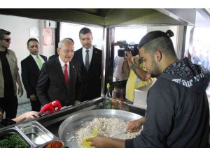 Kılıçdaroğlu, Bucak’ta esnaf ziyaretinde bulundu