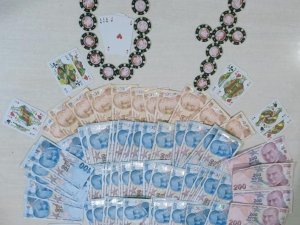 Antalya’da ruhsatsız iş yerine kumar operasyonu