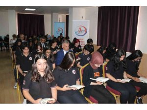 Antalya’da 33 bin öğrenciye kitap hediye edilecek