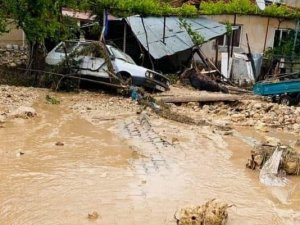 Burdur’da sel felaketi hayatı felç etti