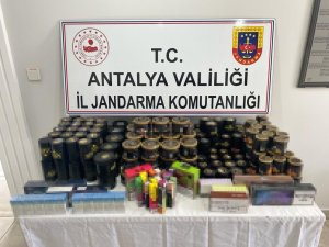 Markette çok miktarda kaçak tütün ürünü ele geçirildi