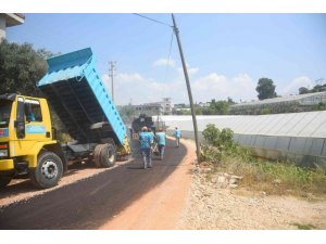 Akdam Mahallesine 2 kilometre asfalt serildi