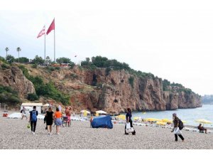 Antalya’da yaz yağmuru