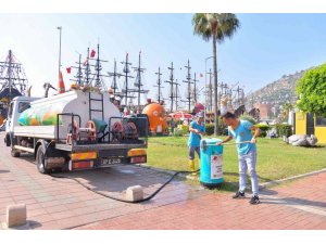 Alanya’da bayram boyunca 3 bin 404 ton atık toplandı